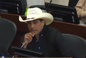 ”No despierten un león dormido” la dura advertencia del senador Alirio Barrera al gobierno y bancada en el Congreso