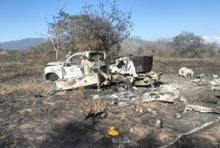 En Aguazul un vehículo de bomberos terminó calcinado en medio de un incendio forestal