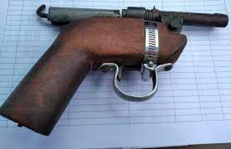 Muere hombre por disparo accidental de un arma hechiza
