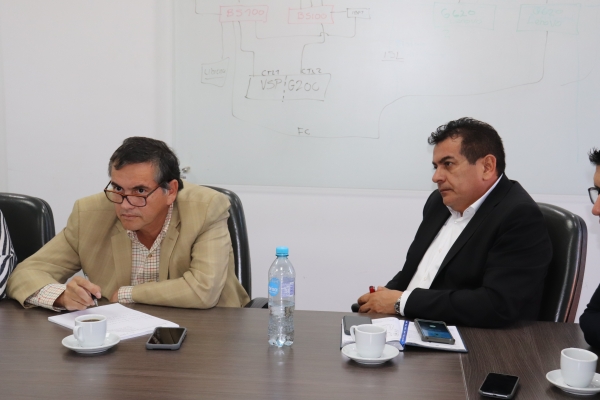 Luis Eduardo Castro busca concretar entrega total de la EAAAY al municipio